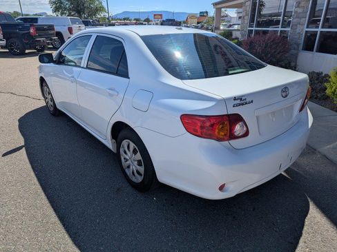 Used 2010 Toyota Corolla LE FWD image 3