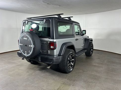 Used 2019 Jeep Wrangler Sport AWD/4WD image 7