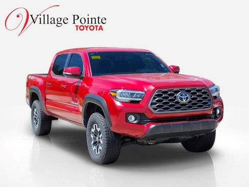 Used 2022 Toyota Tacoma TRD Off-Road AWD/4WD image 3