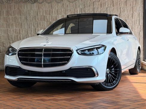 Used 2022 Mercedes-Benz S 580 4MATIC Sedan image 2