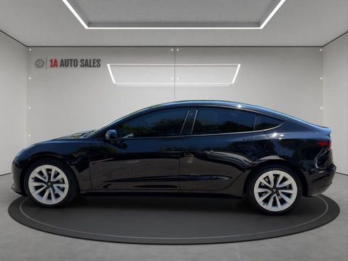 Used 2022 Tesla Model 3 Long Range AWD/4WD image 2