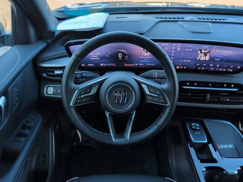 Certified 2025 Buick Enclave Preferred image 18