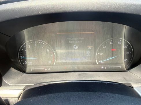 Used 2024 Ford Explorer XLT w/ Equipment Group 202A RWD image 31