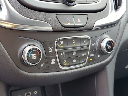 Used 2024 Chevrolet Equinox LT image 24