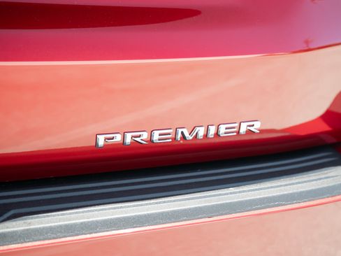 New 2025 Chevrolet Suburban Premier image 13