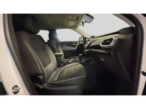 Used 2023 Chevrolet TrailBlazer LT FWD image 17