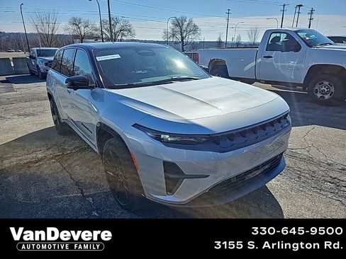 Used 2024 Jeep Wagoneer Launch Edition image 1