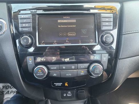 Used 2019 Nissan Rogue SV AWD/4WD image 26