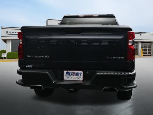 Used 2023 Chevrolet Silverado 1500 Custom Trail Boss AWD/4WD image 4