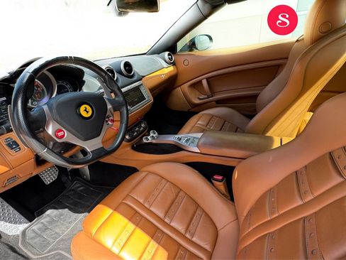 Used 2013 Ferrari California RWD image 12