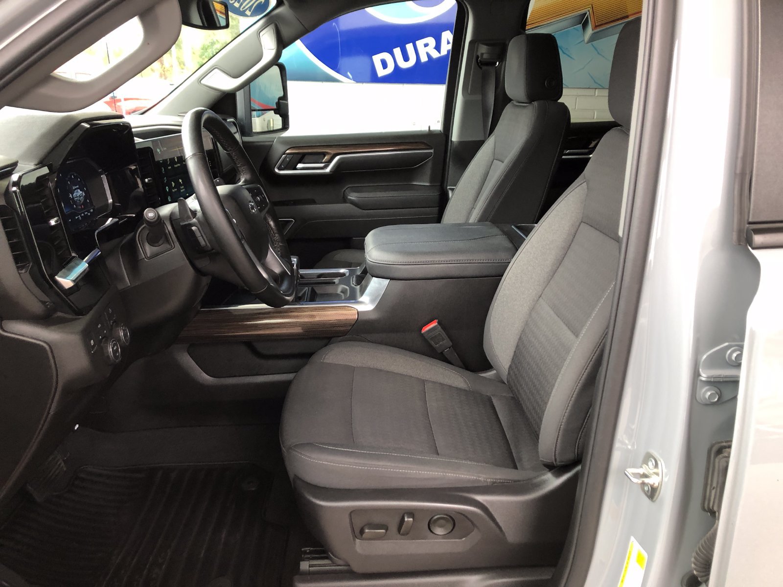 Used 2025 Chevrolet Silverado 1500 RST AWD/4WD image 17