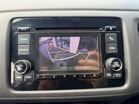 Used 2018 Honda HR-V LX image 5