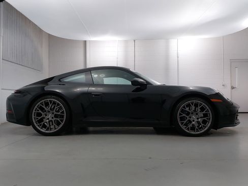 Certified 2026 Porsche 911 Carrera RWD image 8