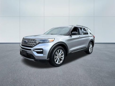 Used 2021 Ford Explorer Limited w/ Equipment Group 301A RWD image 2