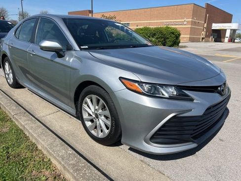 Used 2022 Toyota Camry LE FWD image 2