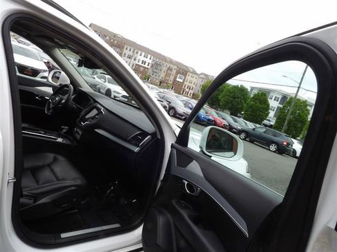 Used 2018 Volvo XC90 T5 Momentum FWD image 15