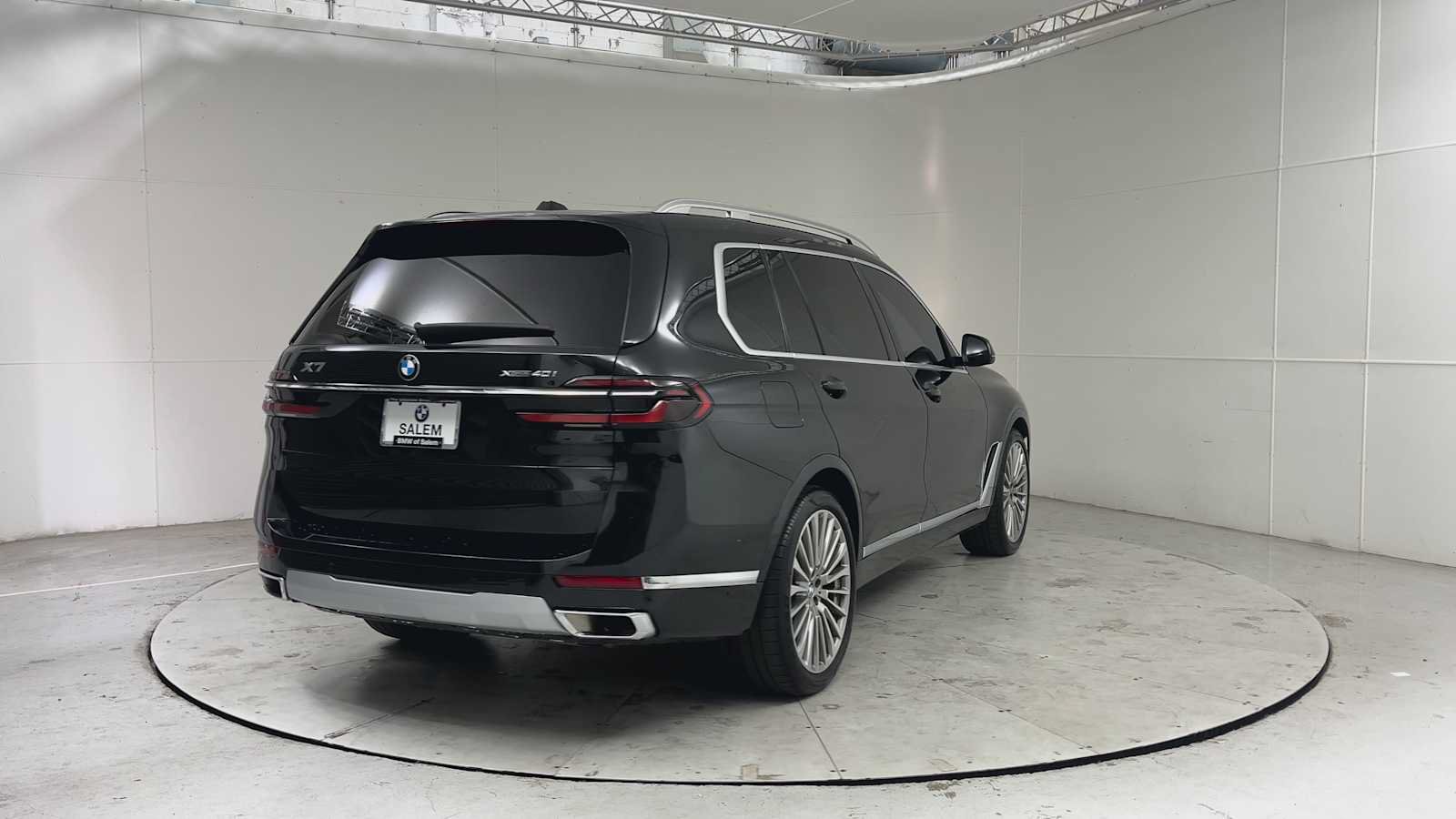 Used 2023 BMW X7 xDrive40i w/ Premium Package AWD/4WD image 9