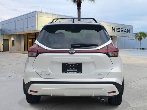 Used 2024 Nissan Kicks SR w/ SR Premium Package FWD image 5