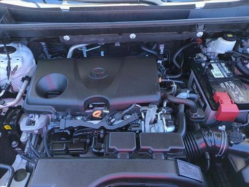 Used 2020 Toyota RAV4 XLE AWD/4WD image 22