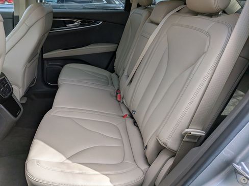 Used 2023 Lincoln Nautilus FWD w/ Premium Package image 8