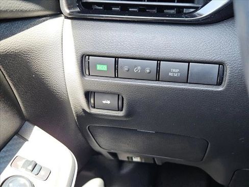 Used 2022 Nissan Sentra SV w/ All-Weather Package FWD image 15