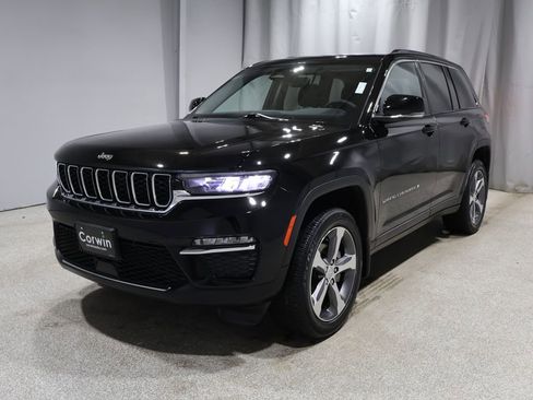 Used 2023 Jeep Grand Cherokee Limited image 6
