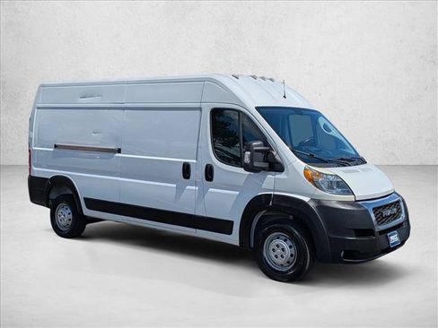 Used 2019 RAM ProMaster 2500 w/ Premium Appearance Group FWD image 3