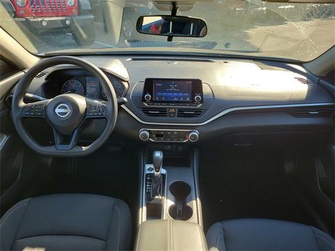 Used 2024 Nissan Altima 2.5 S image 13