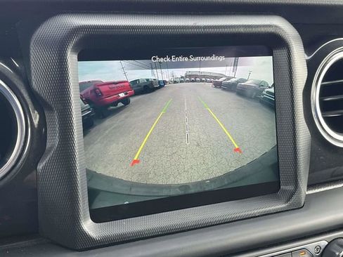 Used 2021 Jeep Wrangler Unlimited Sahara image 30