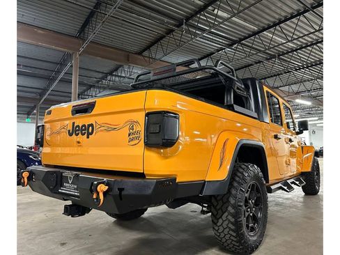 Used 2021 Jeep Gladiator Sport image 15