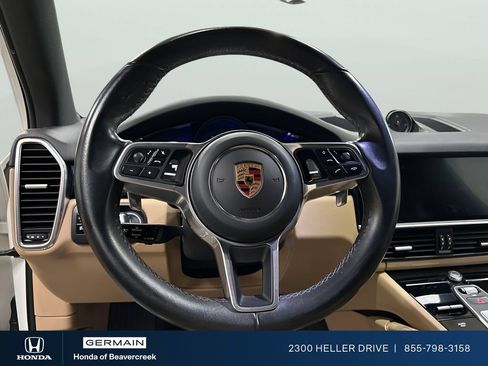 Used 2020 Porsche Cayenne AWD/4WD image 12