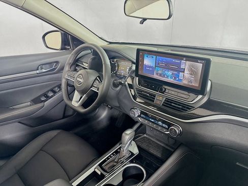 New 2025 Nissan Altima 2.5 SR w/ SR Premium Package image 24