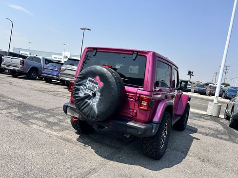Used 2024 Jeep Wrangler Rubicon AWD/4WD image 5
