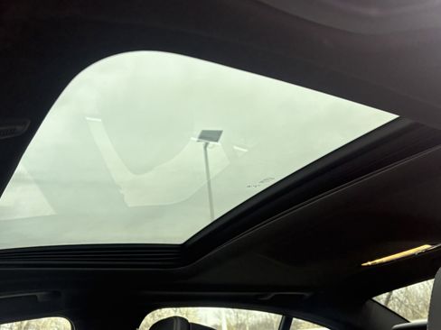 Used 2020 BMW 530i xDrive w/ Premium Package image 29