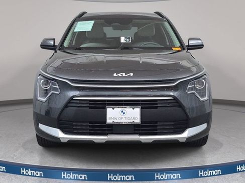 Used 2023 Kia Niro EX FWD image 3