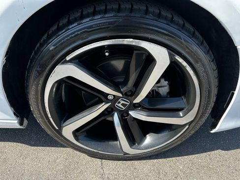 Used 2018 Honda Accord Sport image 12