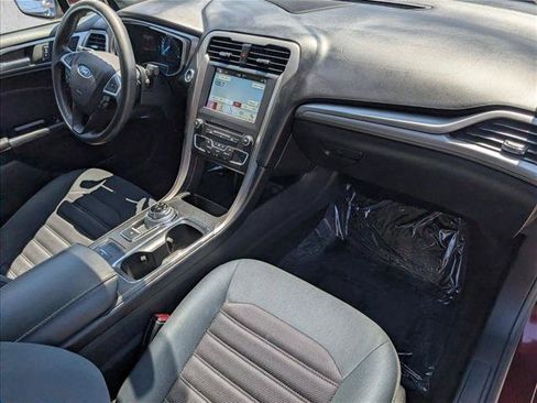 Used 2017 Ford Fusion SE w/ Fusion SE Technology Package FWD image 20