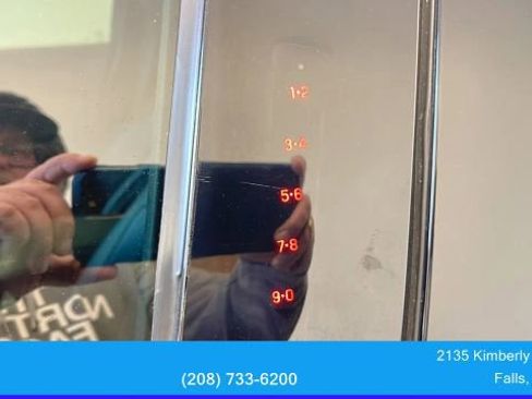 Used 2022 Ford Edge ST-Line w/ Cold Weather Package image 12