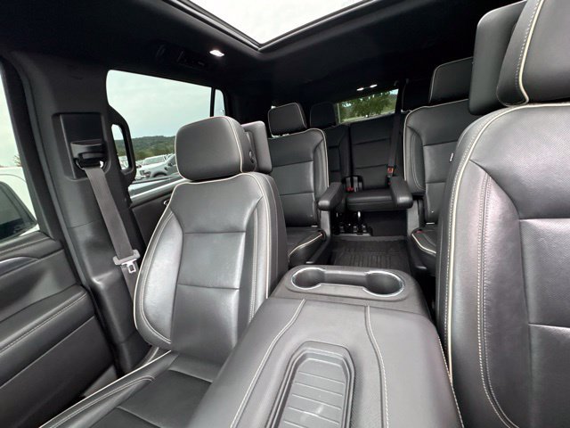 Used 2021 GMC Yukon SLT w/ SLT Premium Package AWD/4WD image 46
