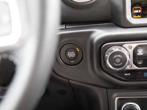 Used 2023 Jeep Wrangler Unlimited Sahara w/ Cold Weather Group AWD/4WD image 13