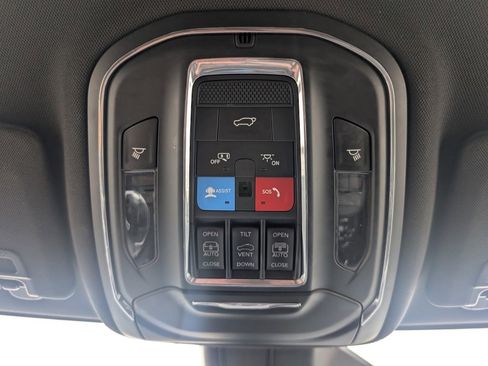 Used 2024 Jeep Grand Cherokee L Limited w/ Luxury Tech Group II image 21