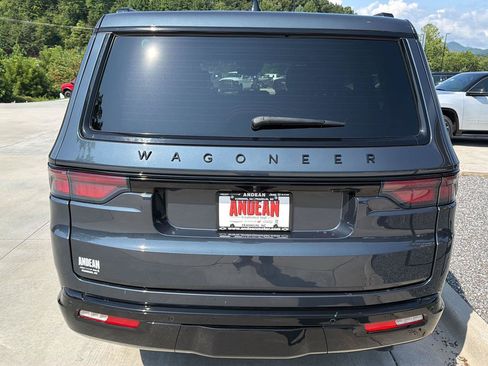 Used 2025 Jeep Wagoneer Series II w/ Premium Group I AWD/4WD image 4