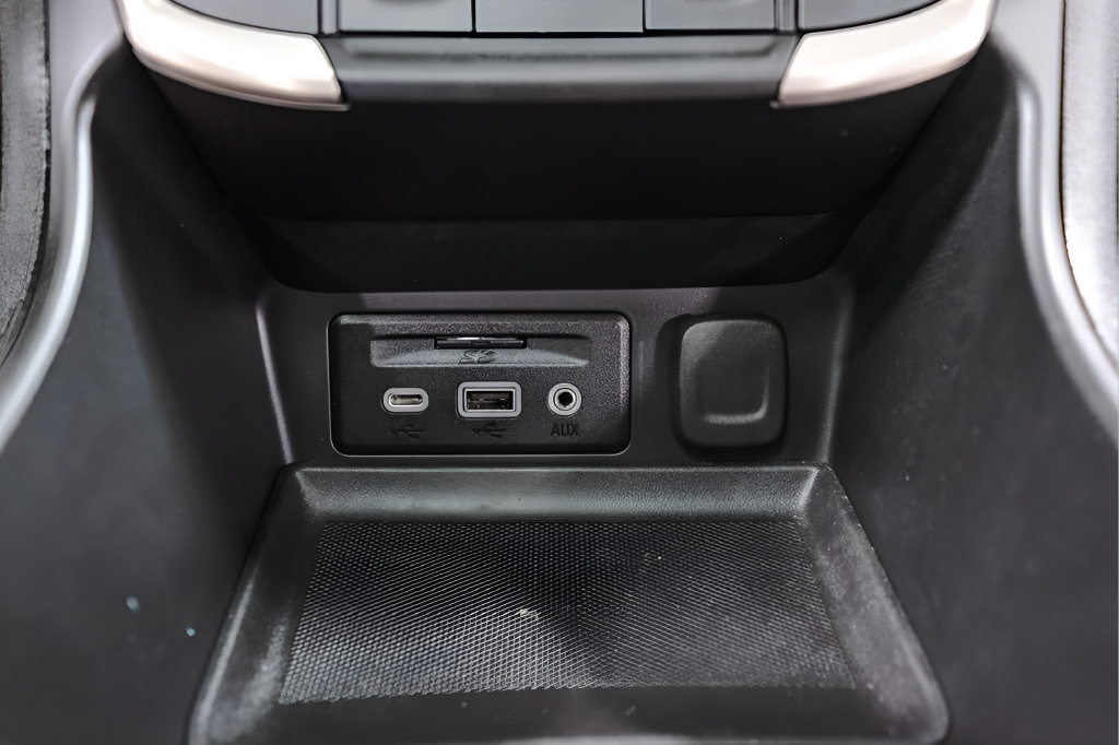 Used 2024 GMC Terrain Denali w/ Denali Premium Package AWD/4WD image 31
