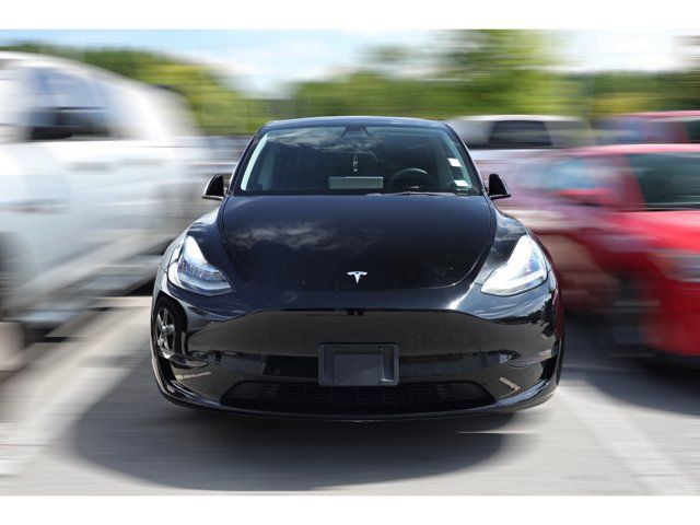 Used 2022 Tesla Model Y Long Range AWD/4WD image 2