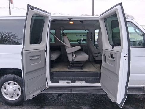 Used 2012 Ford E-350 and Econoline 350 XLT image 8