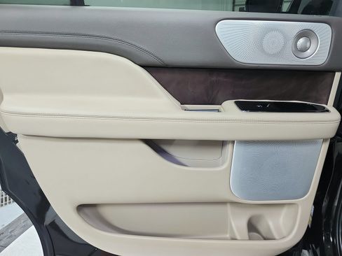 Used 2023 Lincoln Navigator L Reserve AWD/4WD image 46