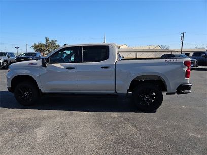 New 2026 Chevrolet Silverado 1500 Custom Trail Boss w/ LPO, Dark Essentials Package