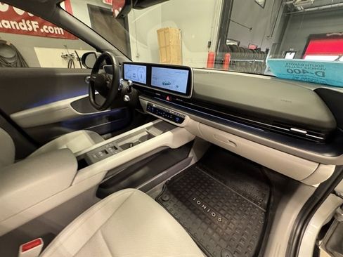 Used 2025 Hyundai Ioniq 6 SEL AWD/4WD image 12