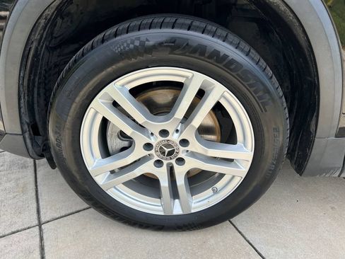Used 2023 Mercedes-Benz GLA 250 w/ Premium Package image 23