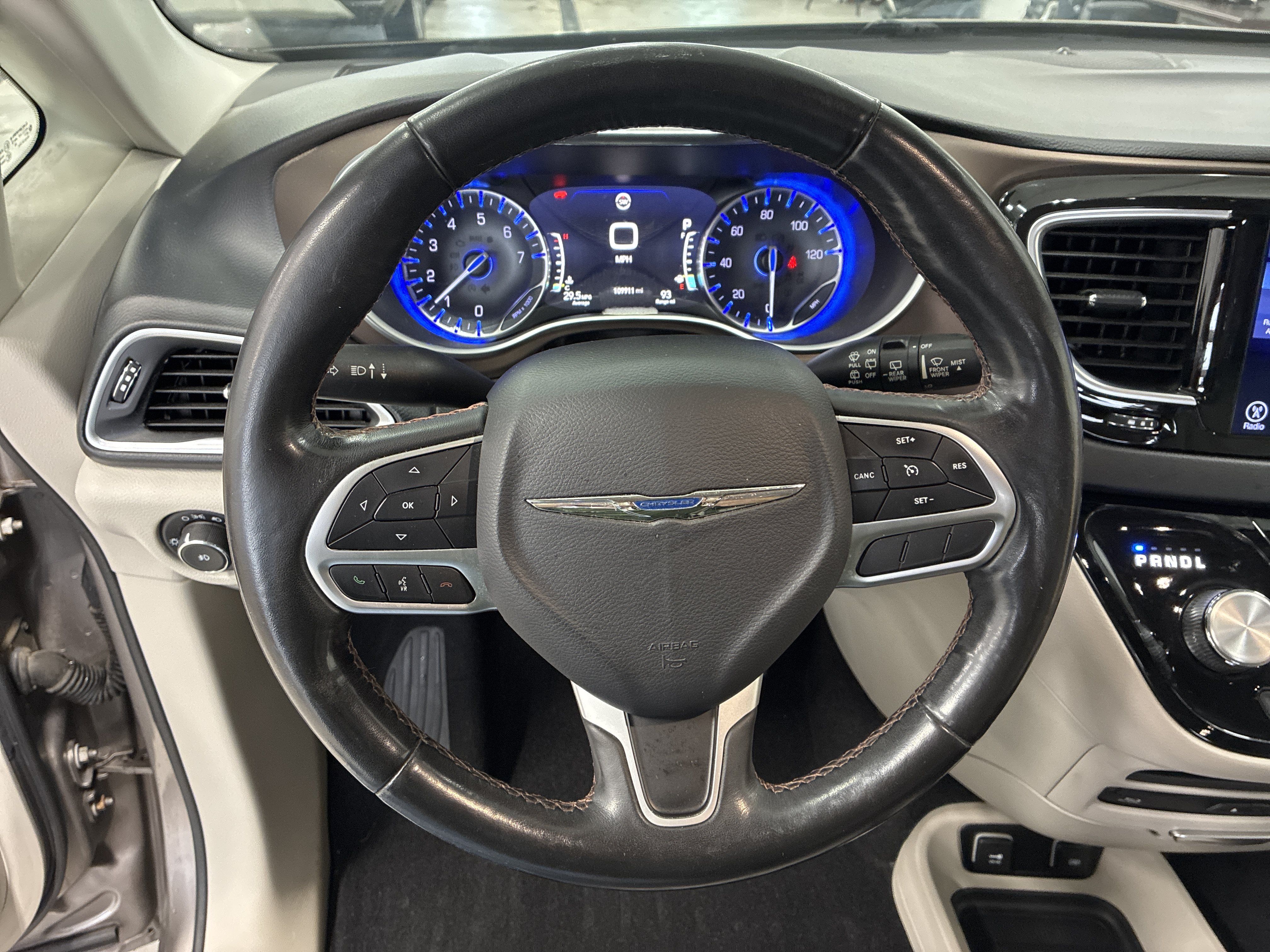Used 2017 Chrysler Pacifica Touring-L Plus FWD image 32